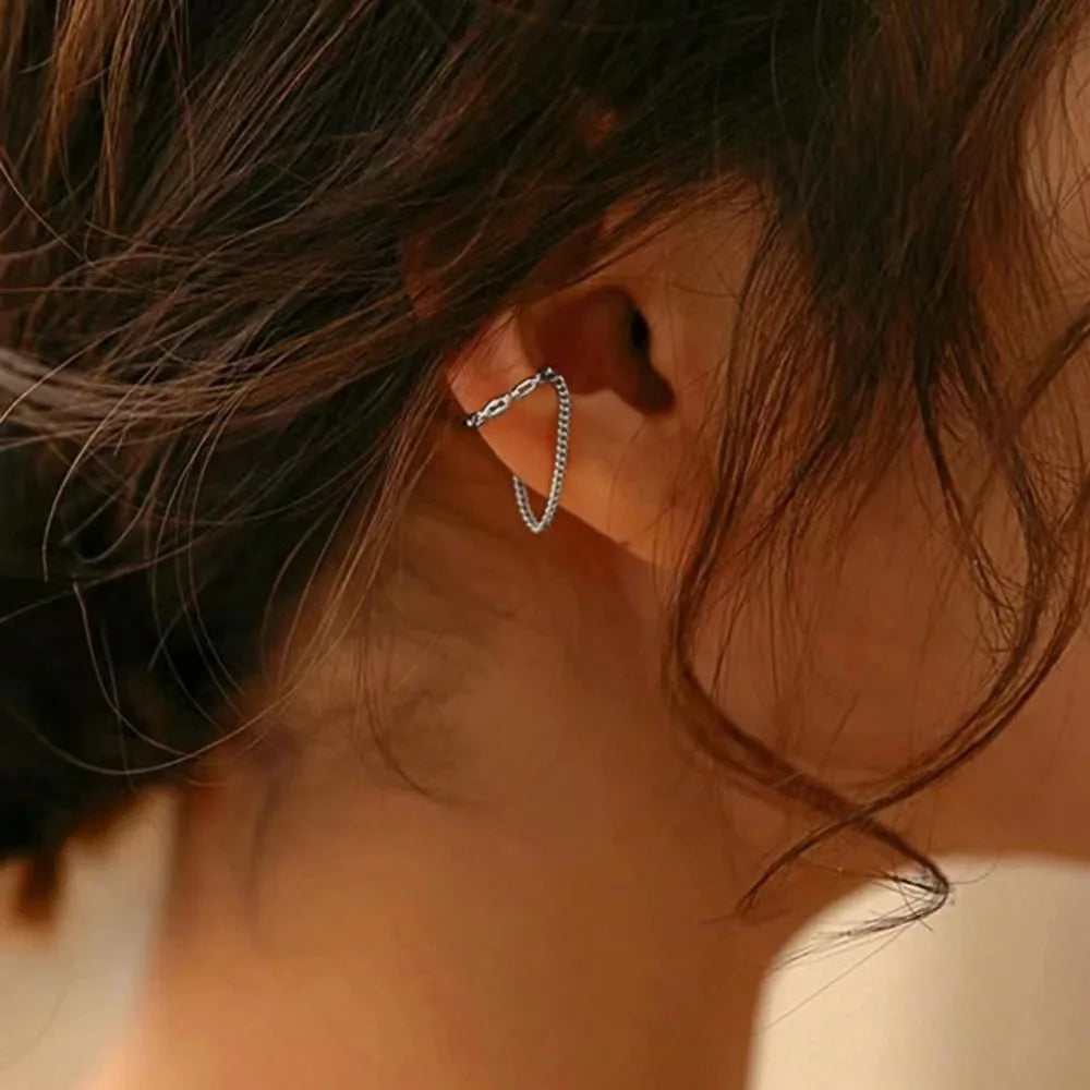 Silent Embrace – Minimalist No-Piercing Ear Cuff for Women