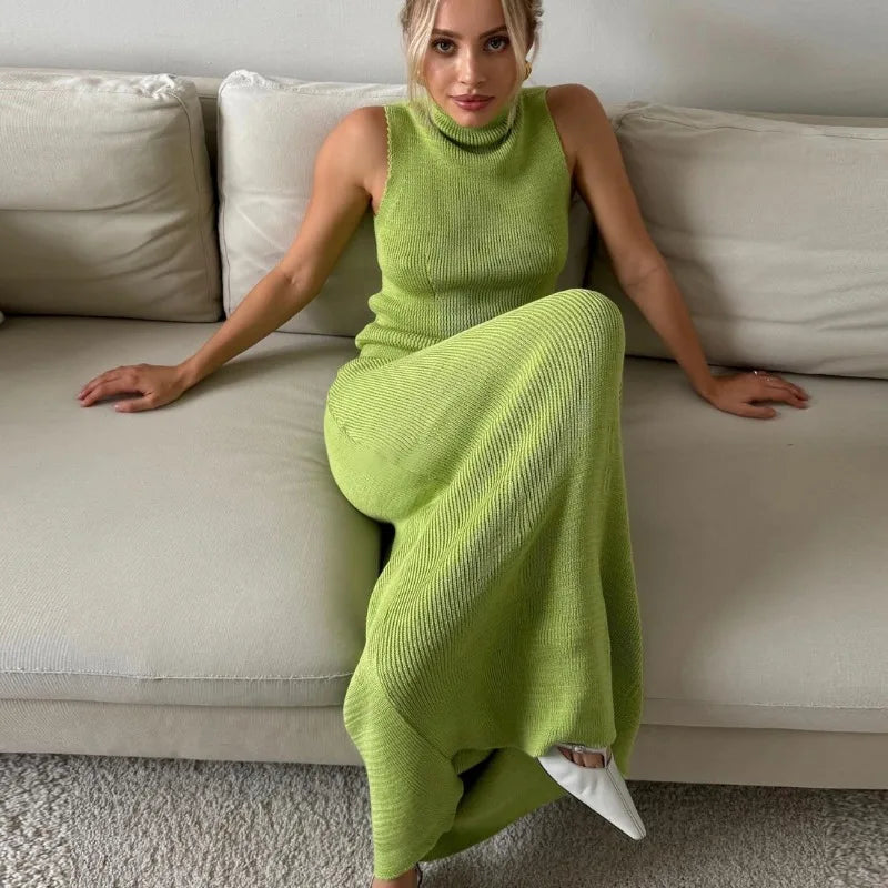 Ivory Verse – Knitted Two-Piece Turtleneck Skirt Set