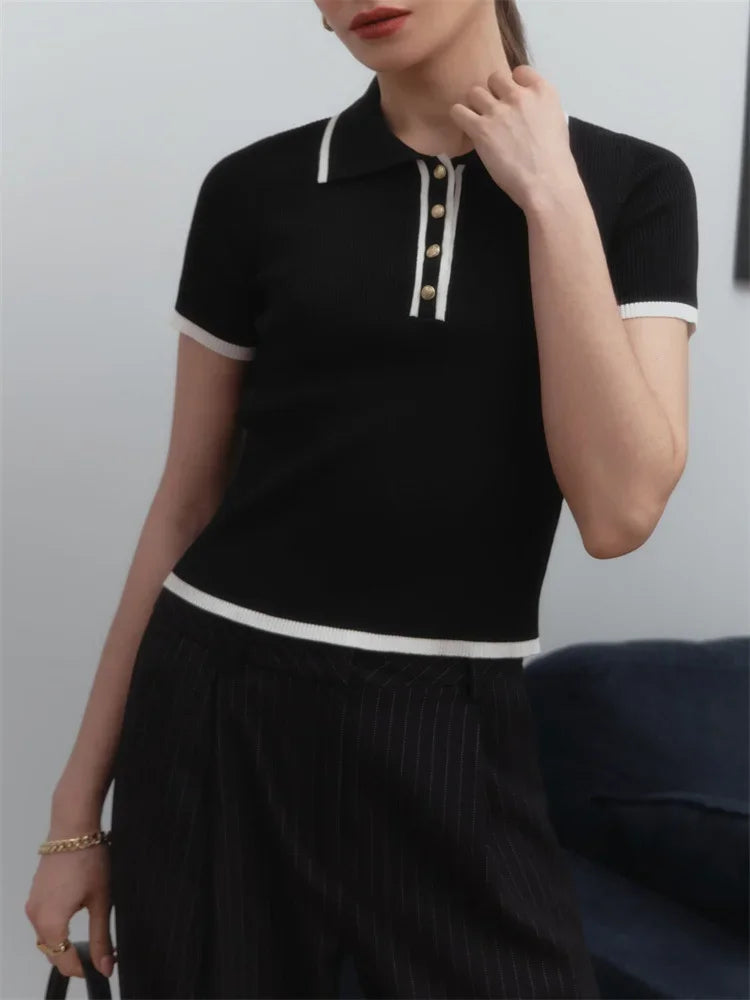 Ivory Lines – Contrast Lapel Knitted Pullover
