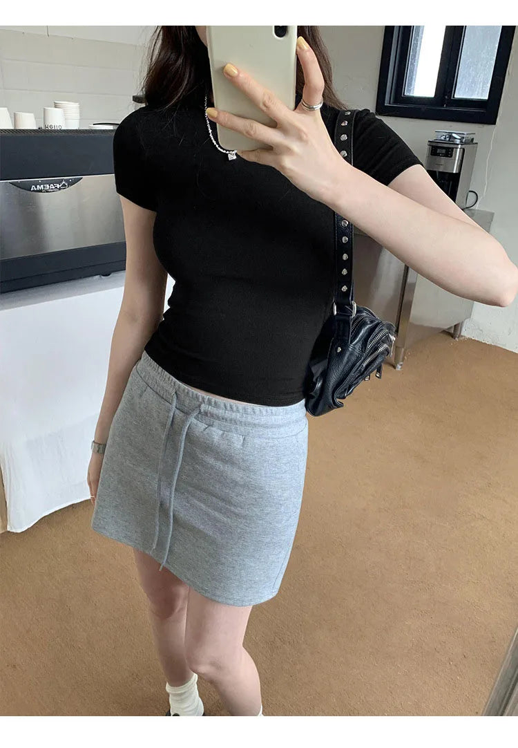 Basic Solid Crop Top Short Sleeve Crewneck Skinny T-shirt: A Whisper of Summer Elegance