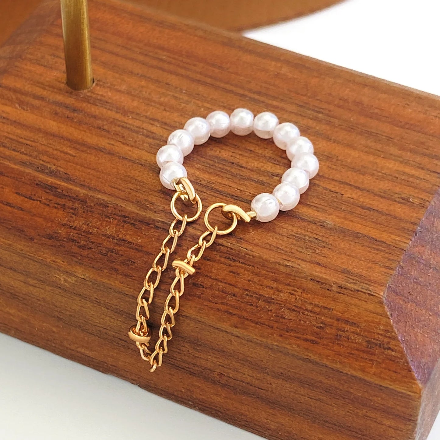Silent Embrace – Minimalist No-Piercing Ear Cuff for Women