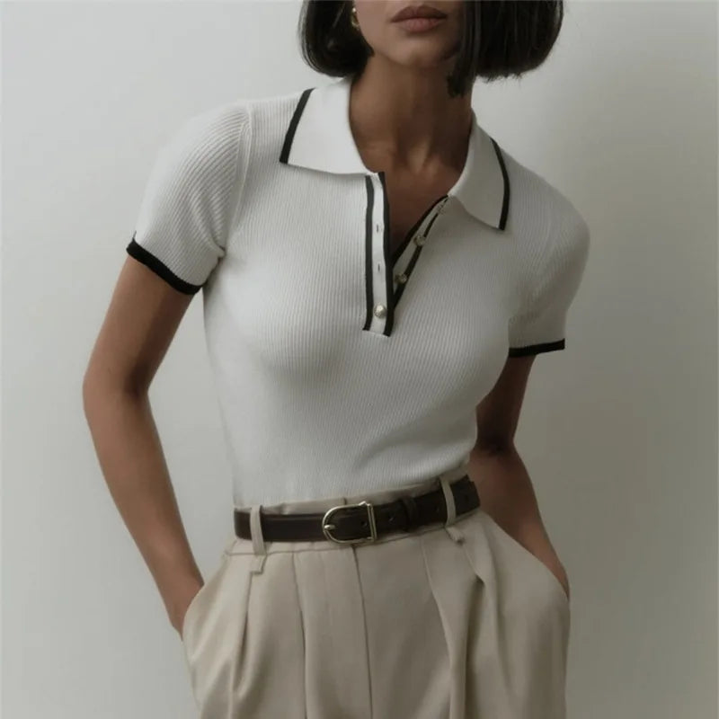 Ivory Lines – Contrast Lapel Knitted Pullover