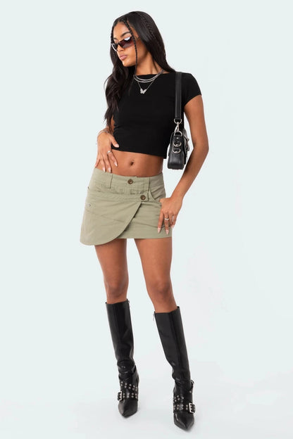 Women’s O-neck Backless T-shirt: A Symphony of Youthful Grace