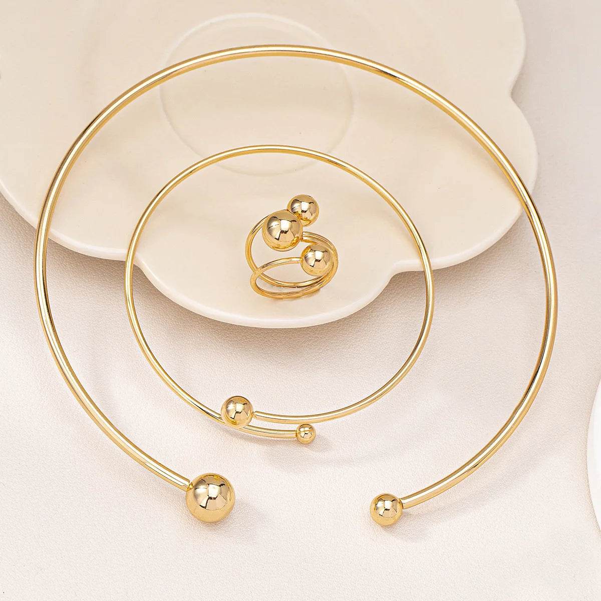 Modern Muse – Effortless Elegance in Every Curve