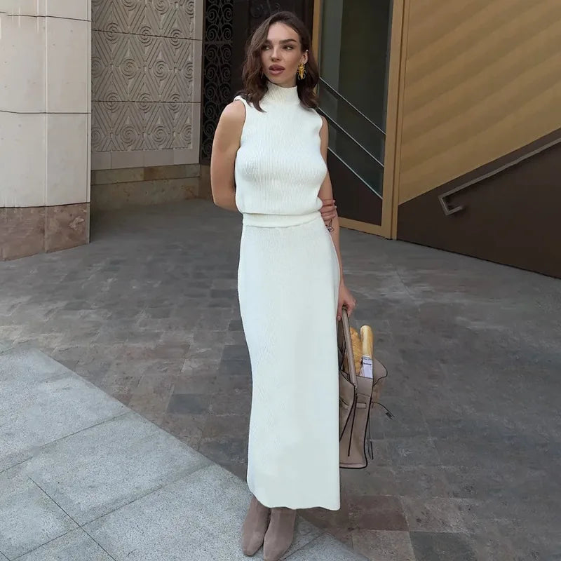 Ivory Verse – Knitted Two-Piece Turtleneck Skirt Set