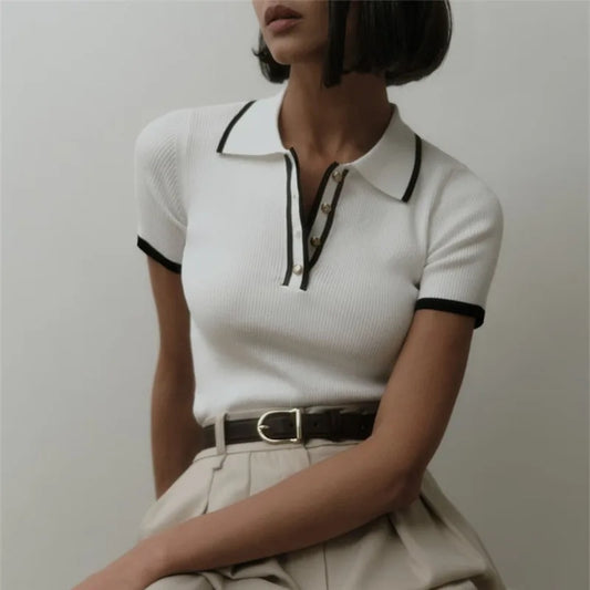 Ivory Lines – Contrast Lapel Knitted Pullover