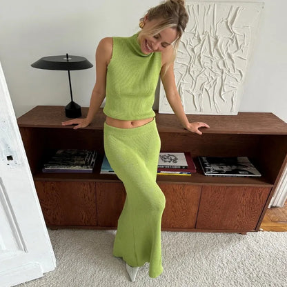 Ivory Verse – Knitted Two-Piece Turtleneck Skirt Set