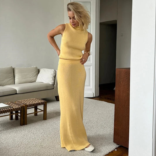 Ivory Verse – Knitted Two-Piece Turtleneck Skirt Set
